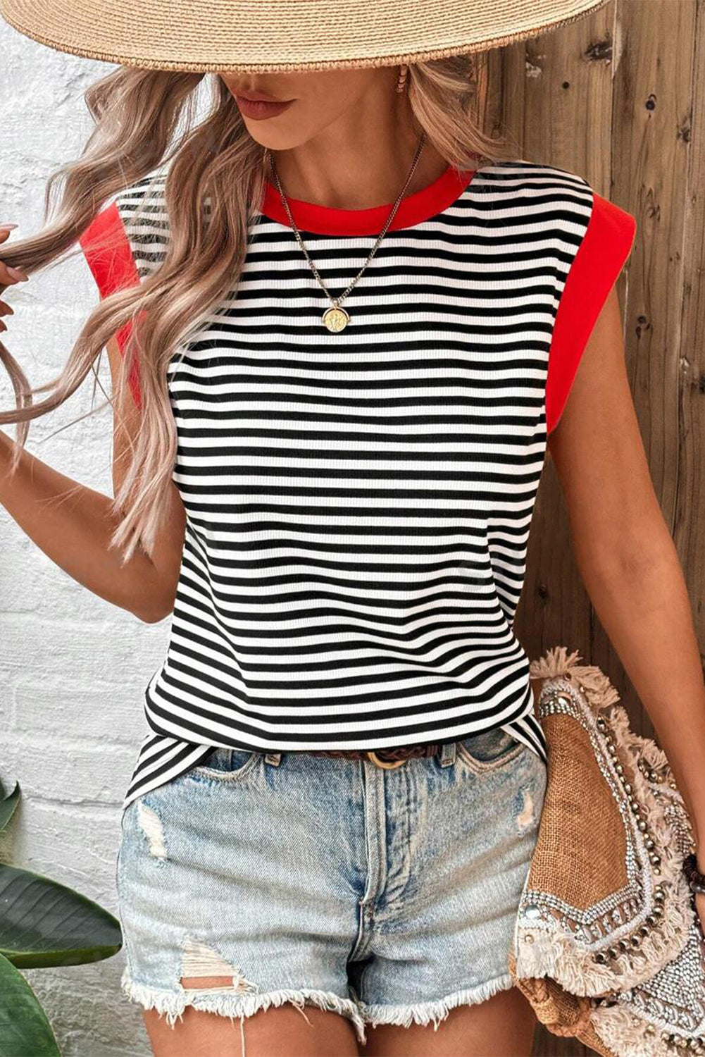 Contrasting Trip Striped Sleeveless Top