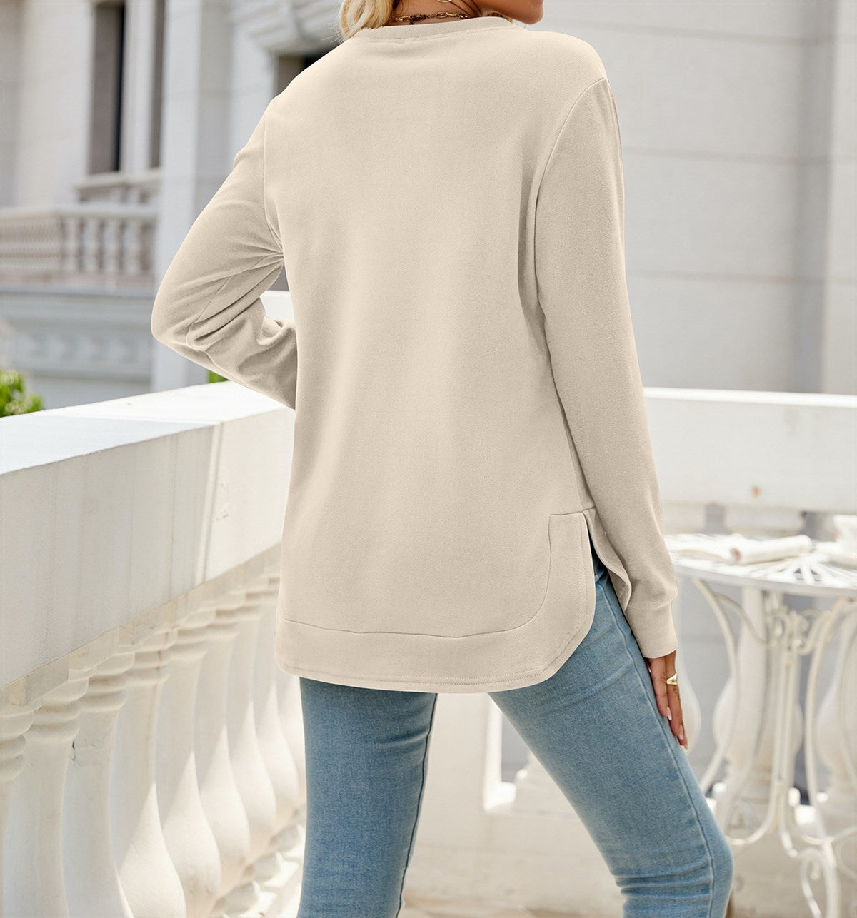 Curve Hem Side Slit Pullover